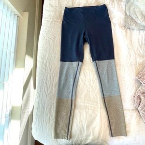 Outdoor Voices dipped ⅞ legging